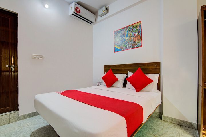 Room 12 of 25