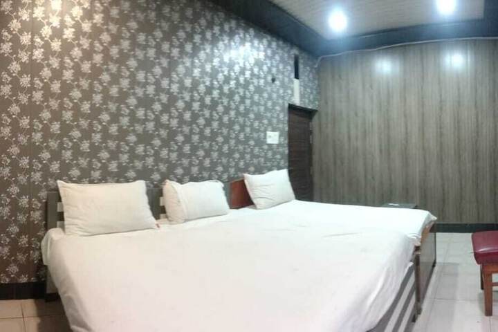 Room 3 of 6