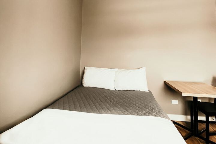 Room 4 of 57