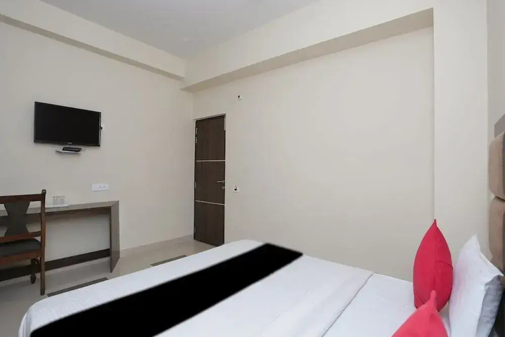 Room 3 of 15