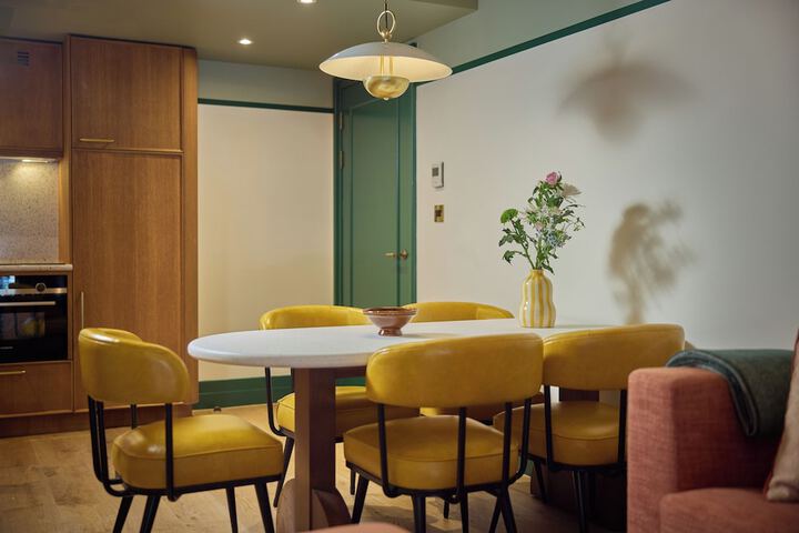 Room 34 of 79
