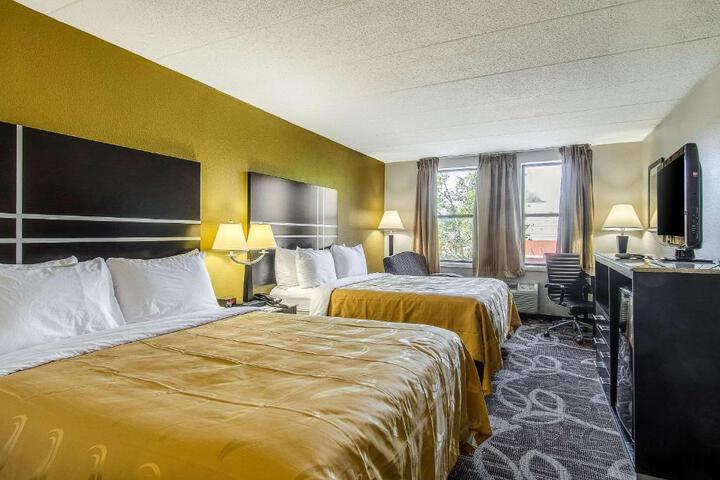 Superior 2 Queen Beds (4 of 8)