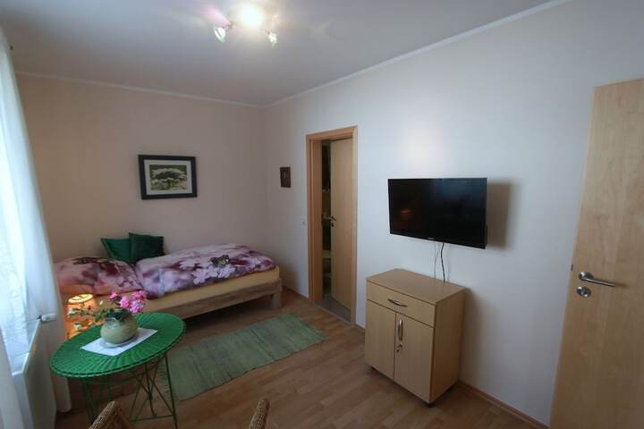 Room 4 of 17
