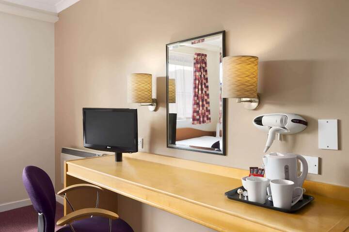 Room 16 of 33
