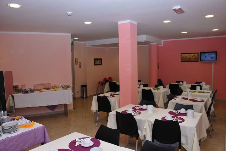 Food court