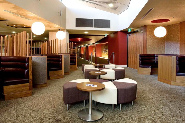 Lounge 65 of 84