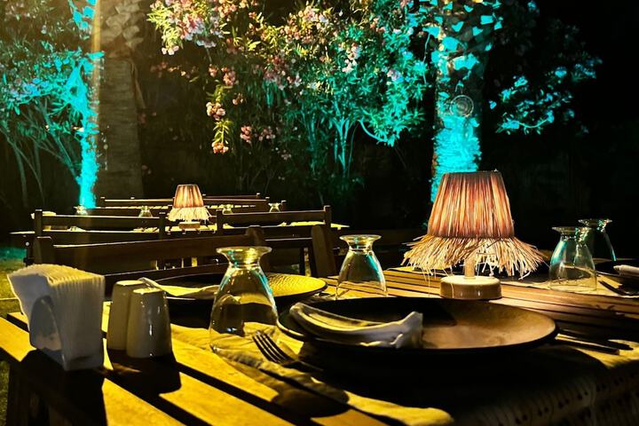 Dining 77 of 131