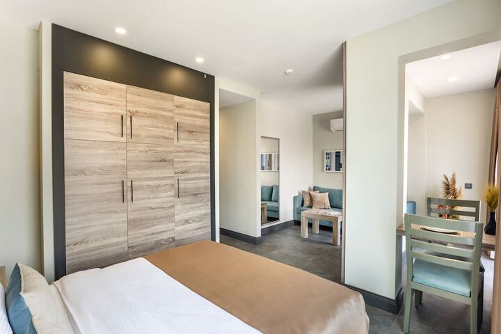 Room 16 of 44