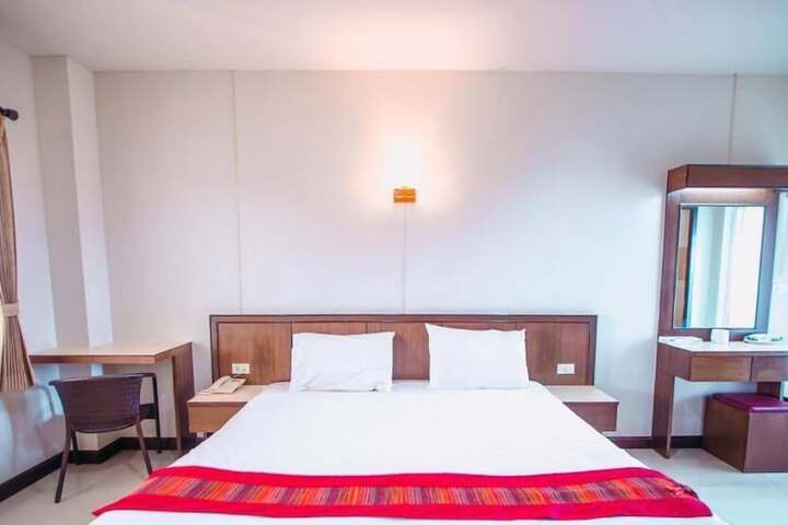 Room 8 of 17
