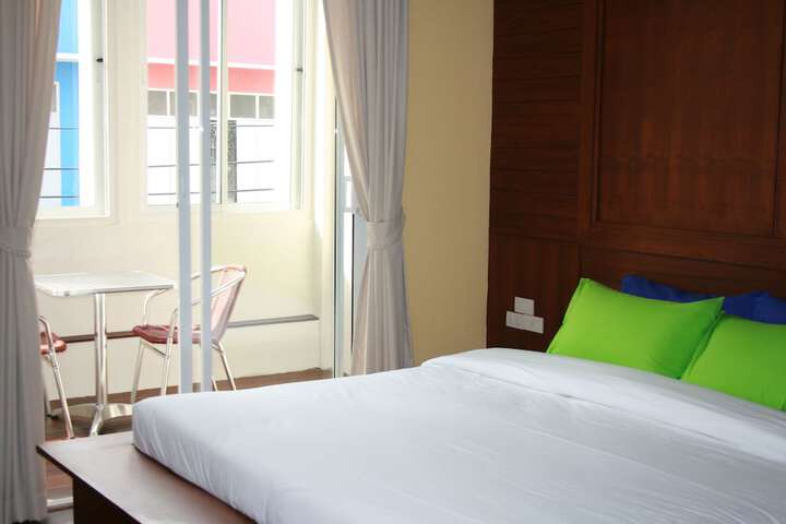 Room 9 of 70