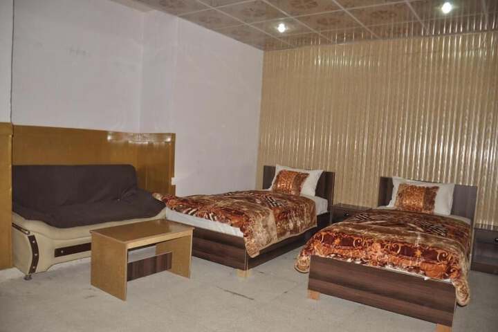 Room 4 of 40