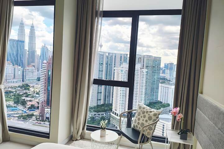Room 53 of 109