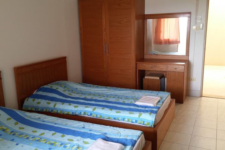 Room 4 of 31