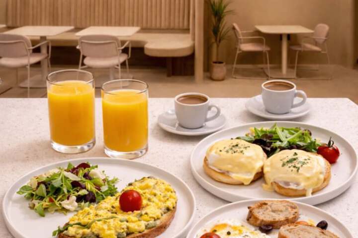 Breakfast/Coffee Service 122 of 133