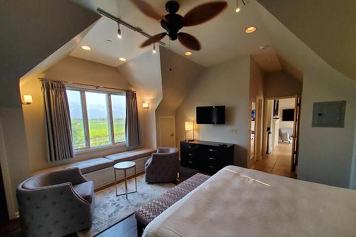 Standard | King Bed (9 of 31)