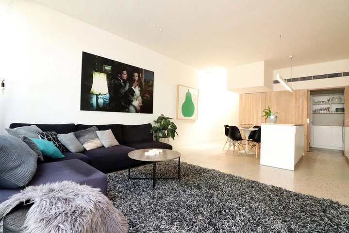 Room 2 of 15