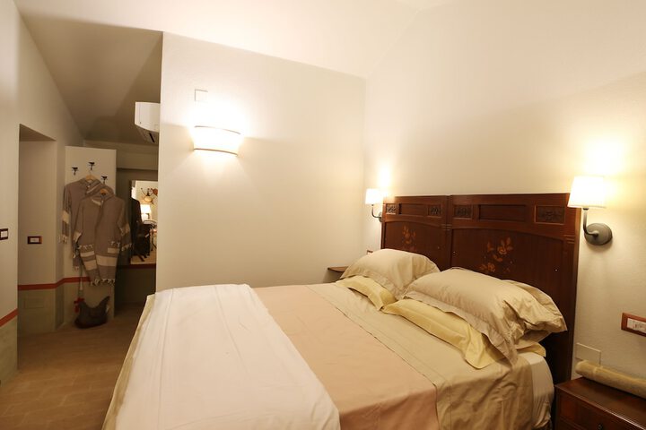 Room 15 of 66