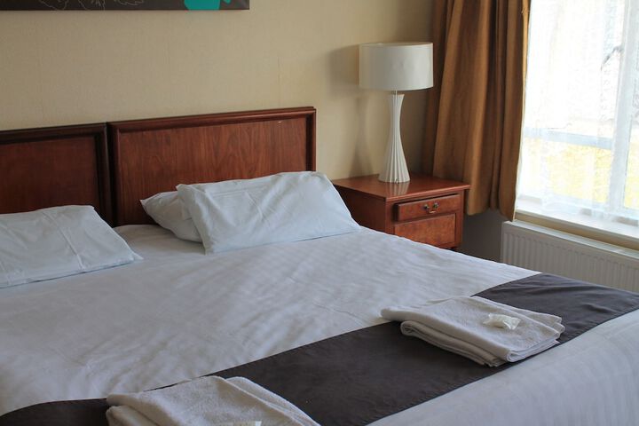Room 5 of 42