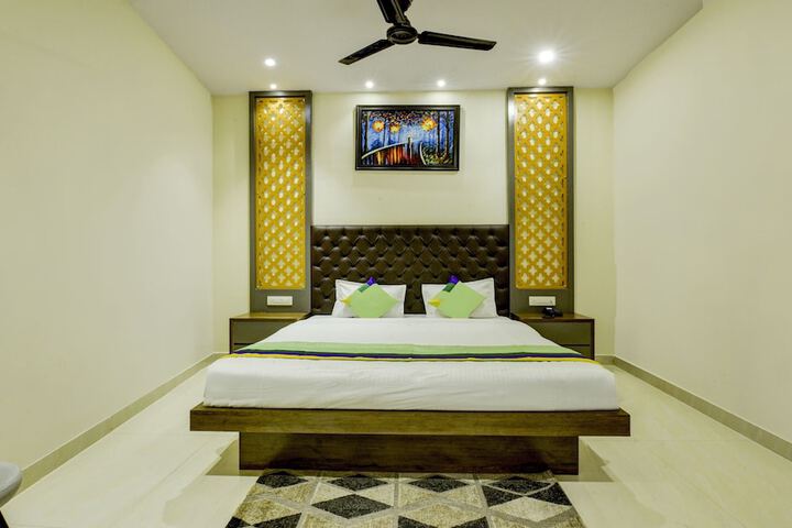 Room 11 of 53