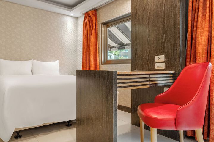 Room 55 of 100