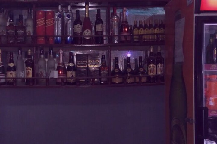 Lounge 13 of 14