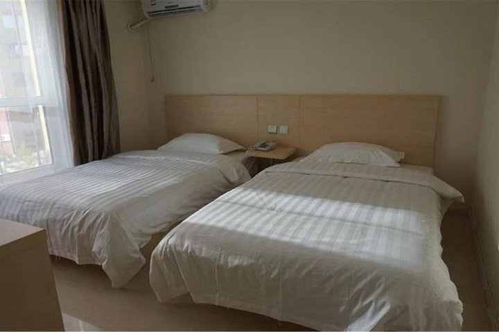 Room 9 of 9