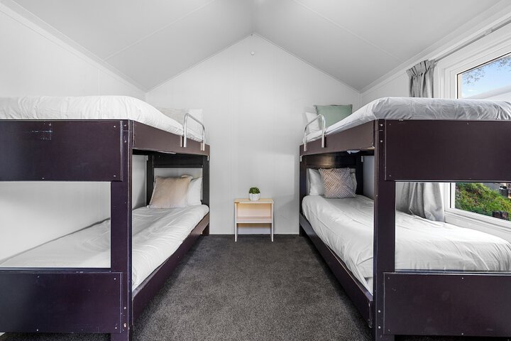 Room 4 of 146