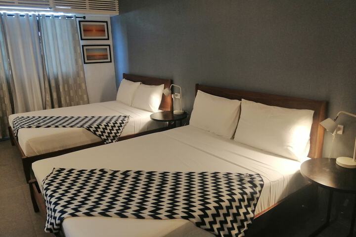 Room 25 of 42