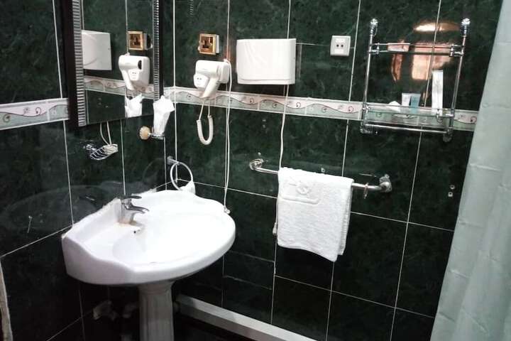 Room 7 of 15