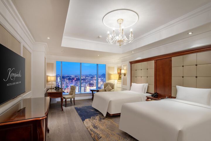 Room 323 of 378