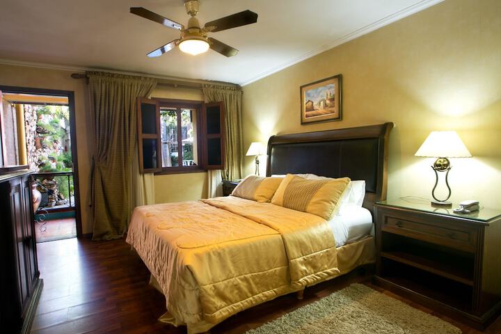 Room 6 of 80