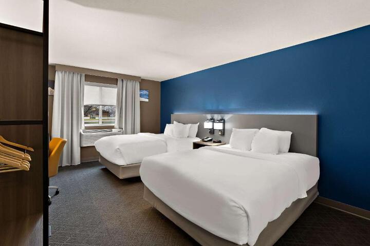2 Queen Beds (6 of 11)
