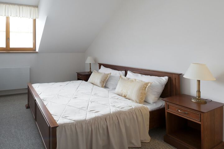 Room 7 of 40