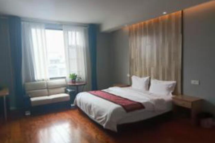 Room 12 of 14