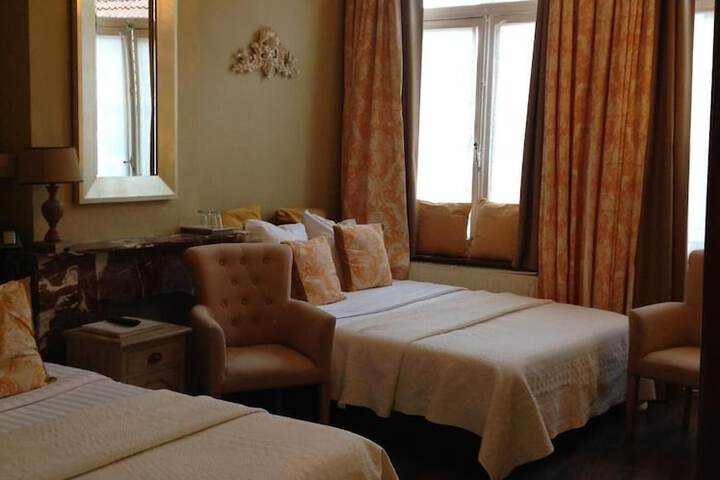 Room 16 of 50