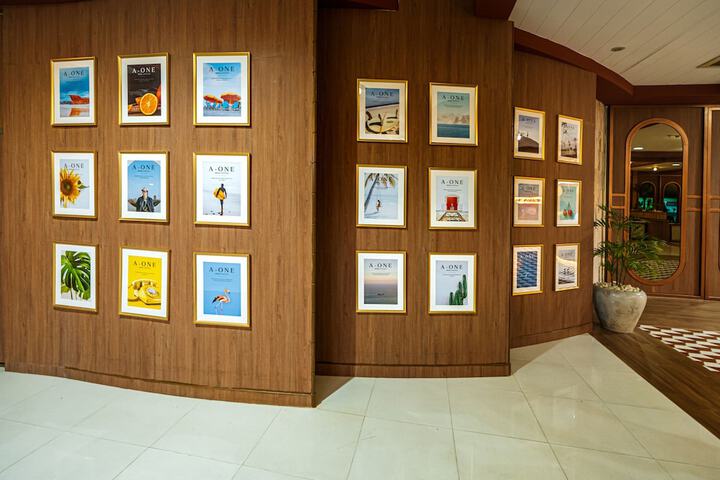 Entrance & Lobby