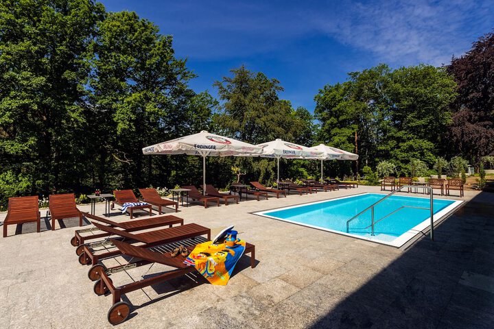 Pool 31 of 57
