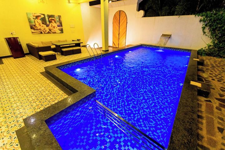 Pool 53 of 63
