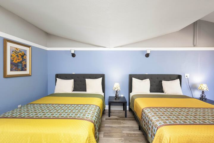 Classic Room with 2 Queen Beds (1 of 15)