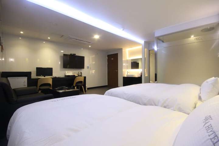 Room 20 of 36