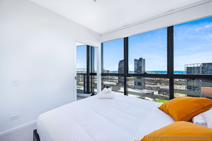 Room 2 of 10