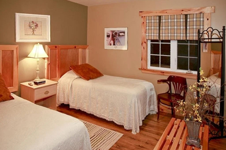 Room 3 of 16