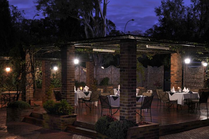 Dining 86 of 93