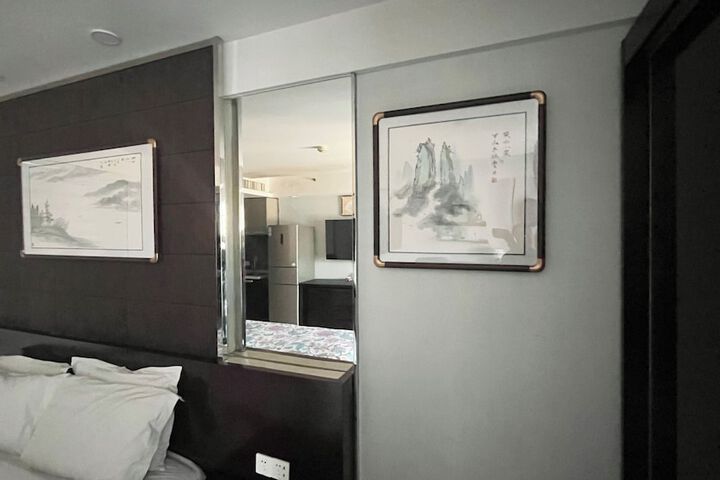 Room 18 of 50