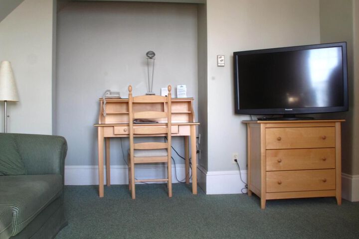 Room 22 of 48