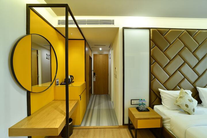 Room 8 of 37