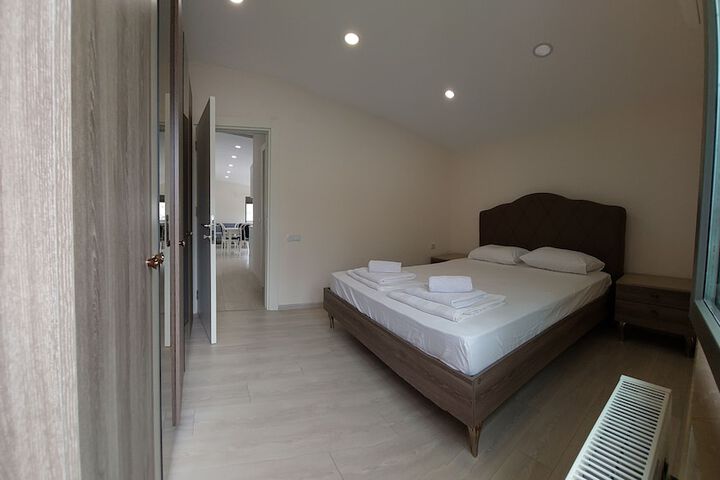Room 57 of 271