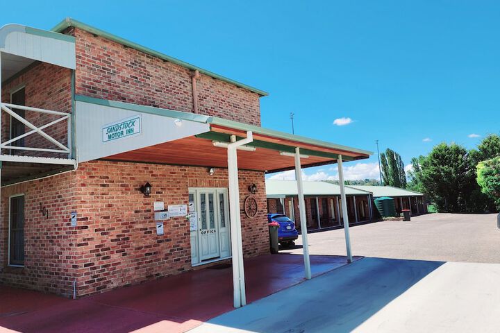 Sandstock Motor Inn