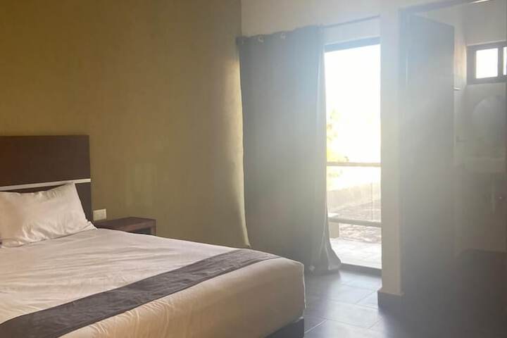Room 13 of 31