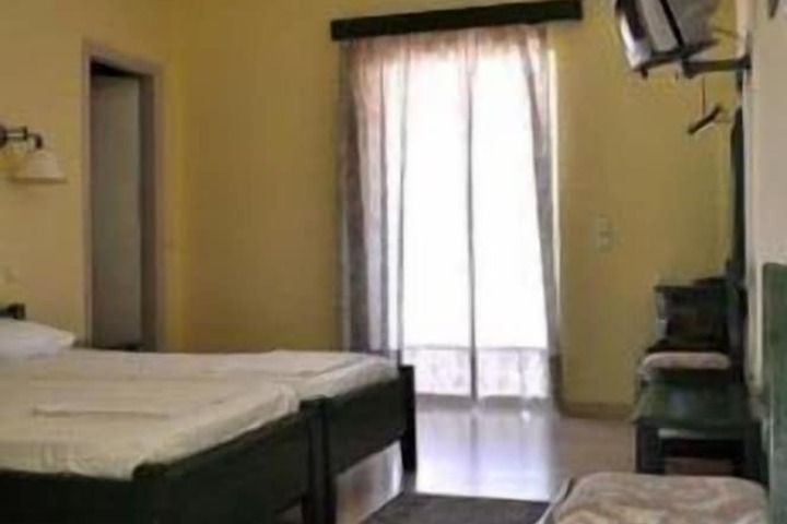 Room 9 of 53